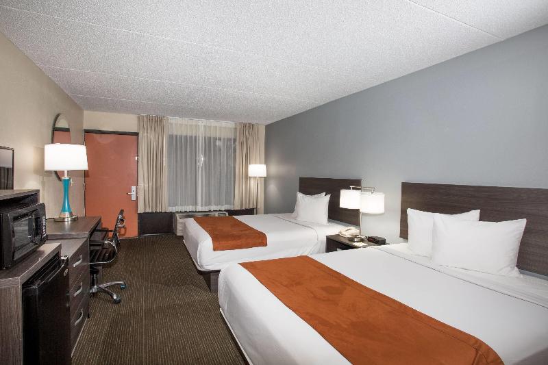 Days Inn & Suites by Wyndham Orlando Airport image
