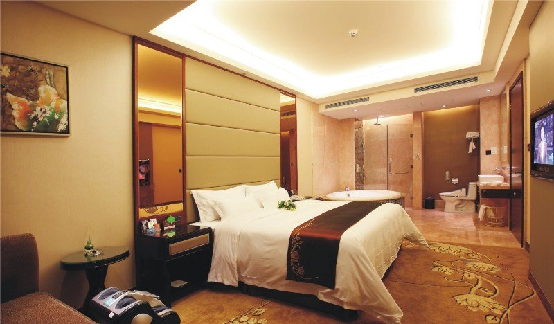 Royal International image