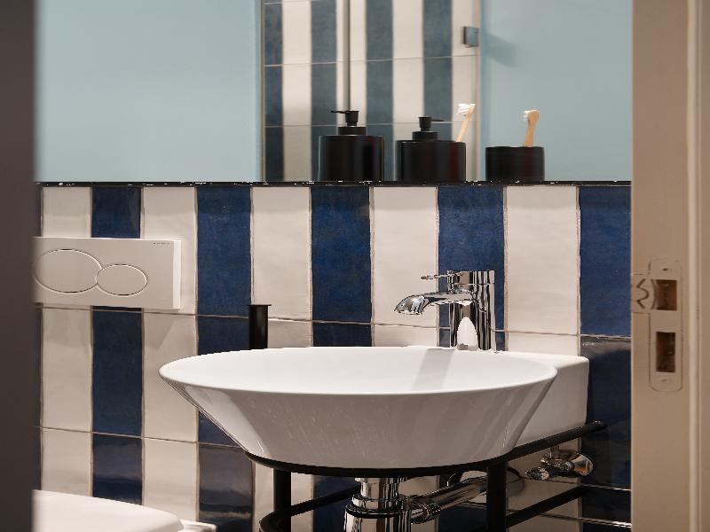 Edgar Suites Montmartre Paul Albert image