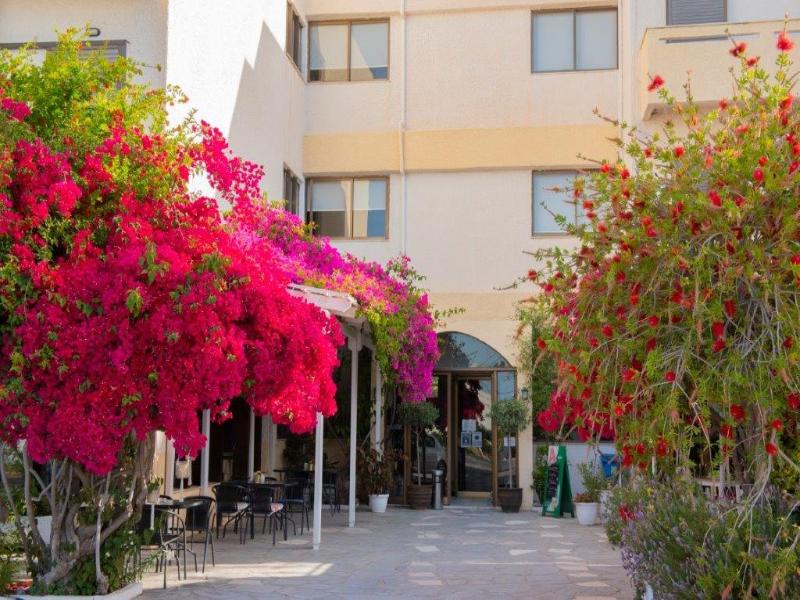 Esperides Hotel — exterior view
