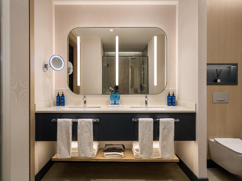 Radisson Blu Leogrand image