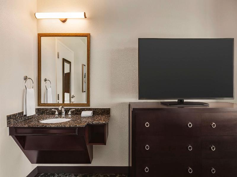 Embassy Suites by Hilton Orlando LBV South image