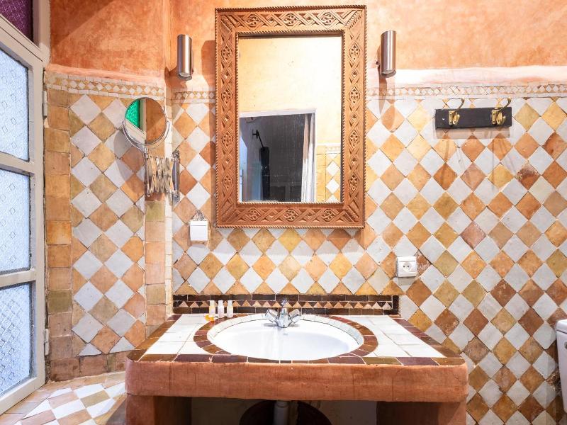 Riad Laila image