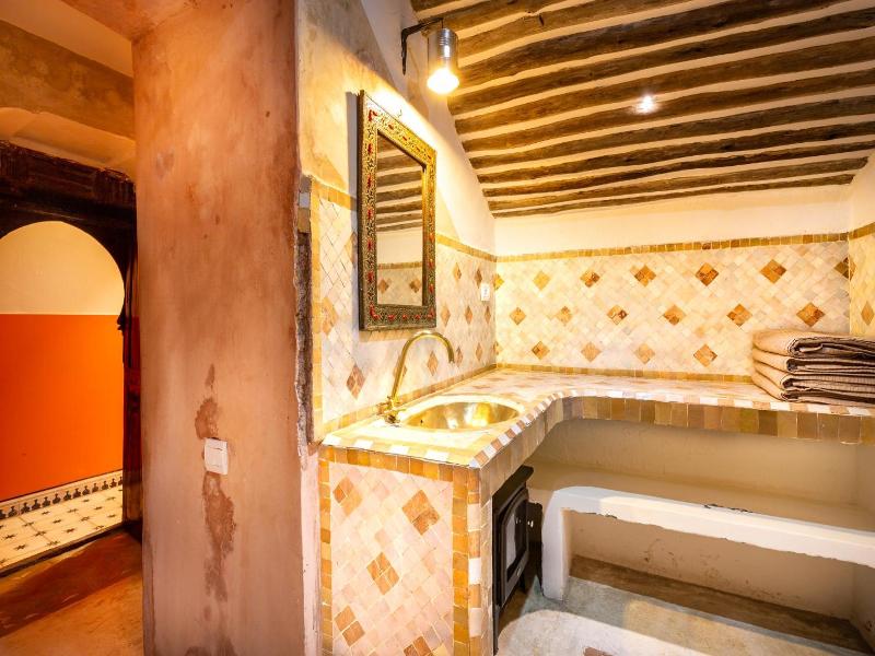 Riad Laila image