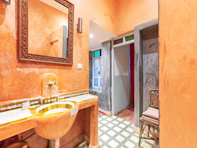 Riad Laila image