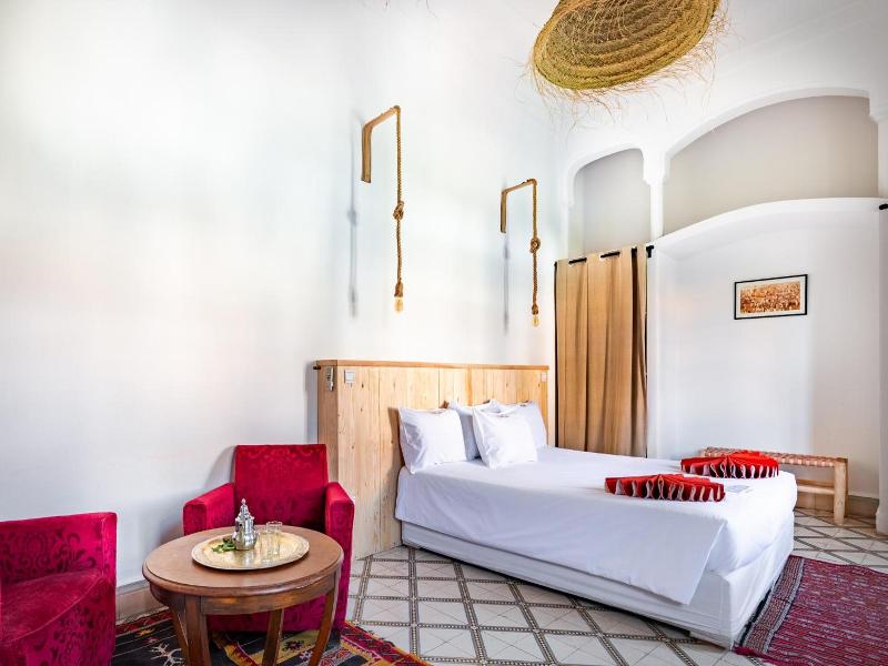 Riad Laila image