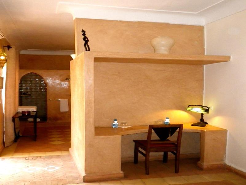 Riad Laila image