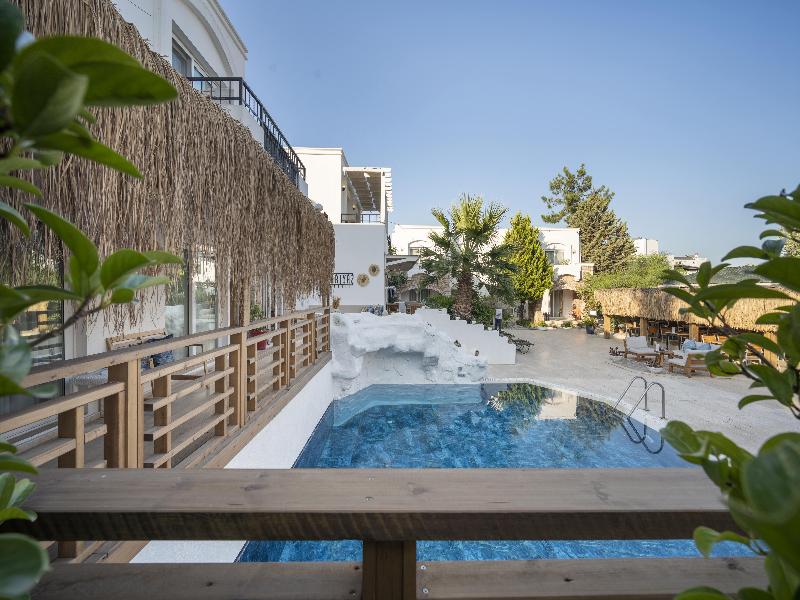 Costa Sariyaz Hotel — exterior view