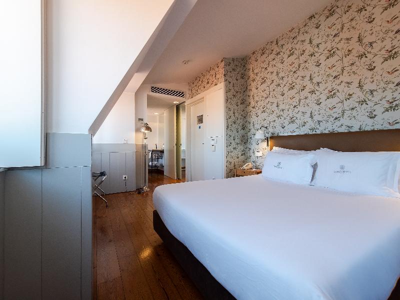 Lisboa Carmo Hotel image