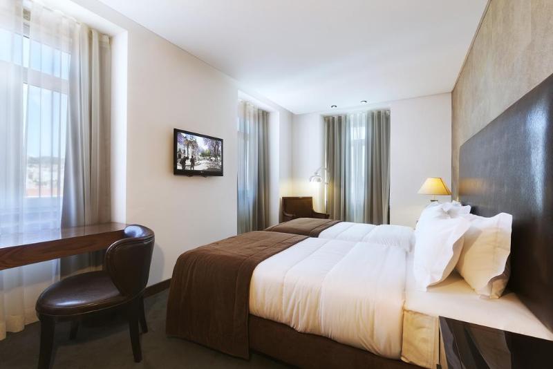 Lisboa Carmo Hotel image