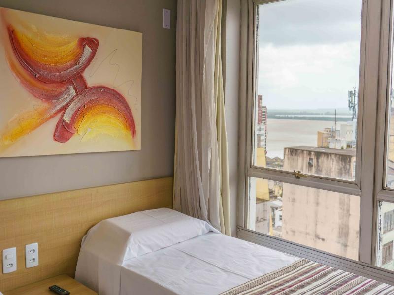 Hotel Dan Inn Express Porto Alegre by Nacional Inn image
