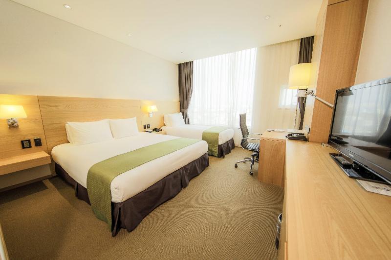 Holiday Inn Gwangju image