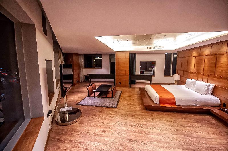 Holiday Inn Gwangju image