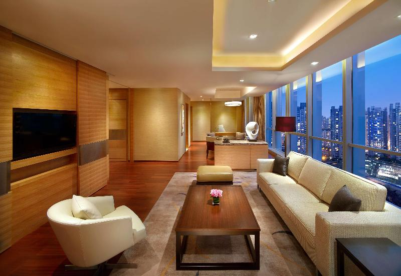 DOUBLE CITY VIEW KING BED