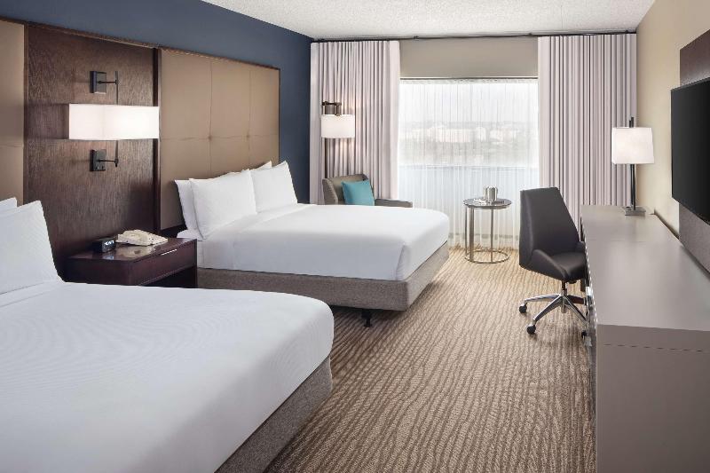 DoubleTree by Hilton Hotel Newark Airport gallery photo 23