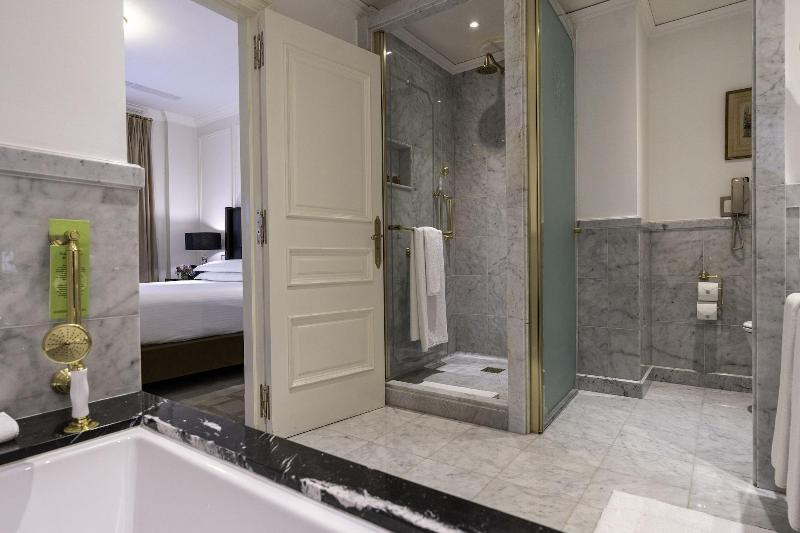 Stay in style at Alvear Palace