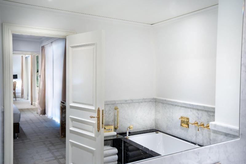 Stay in style at Alvear Palace