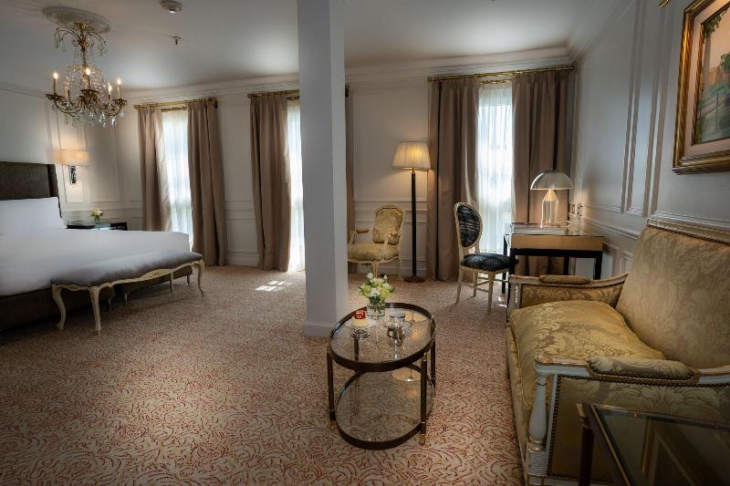 Stay in style at Alvear Palace