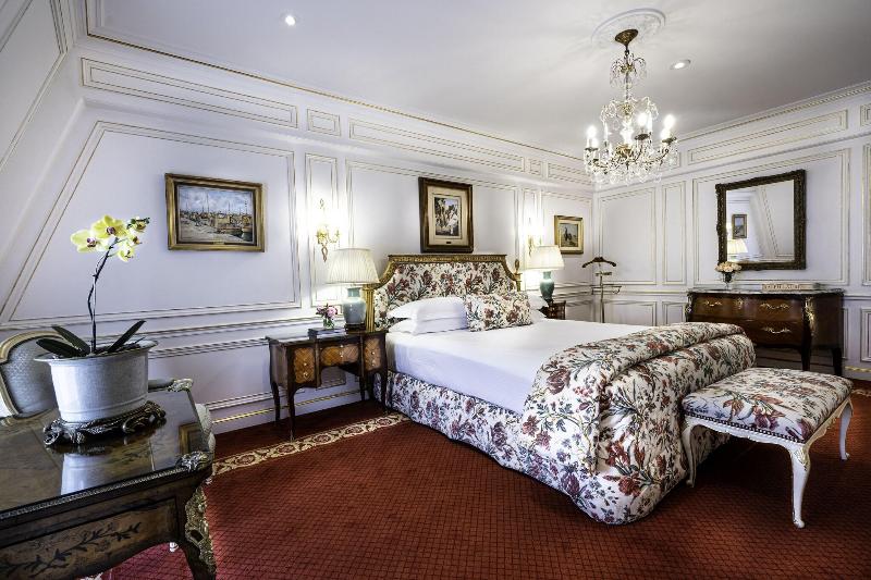 Stay in style at Alvear Palace