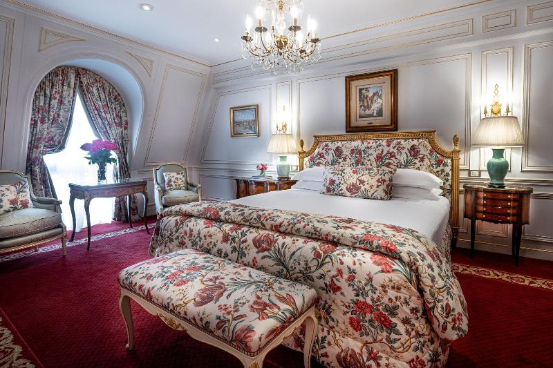 Stay in style at Alvear Palace