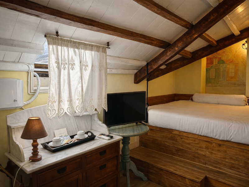 Loriet Hotel image