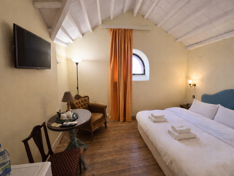 Loriet Hotel image