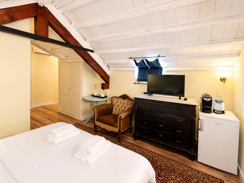 Loriet Hotel image