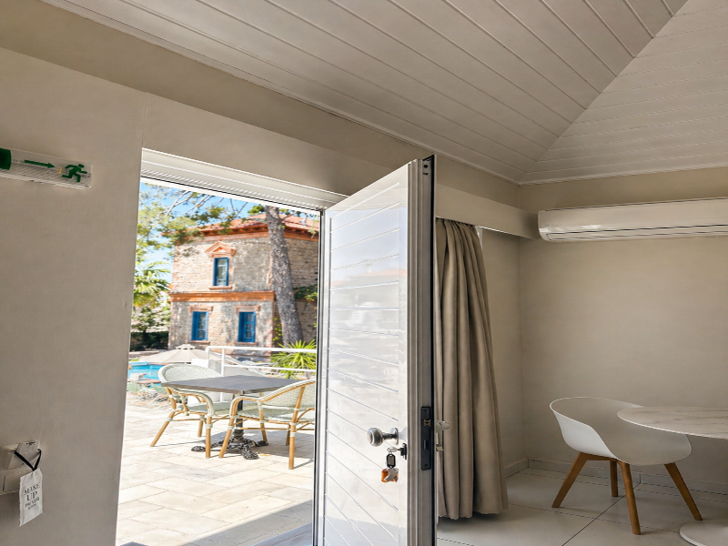 Loriet Hotel image