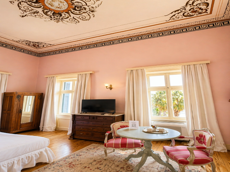 Loriet Hotel image