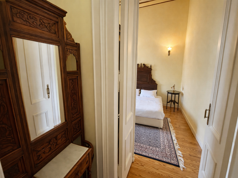 Loriet Hotel image