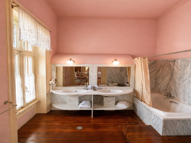 Loriet Hotel image