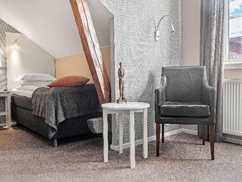 Best Western Plus Edward Hotel image