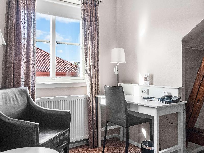 Best Western Plus Edward Hotel image