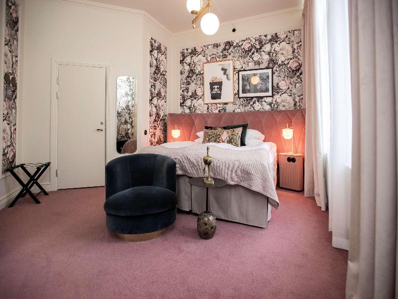 The Vault Hotel image