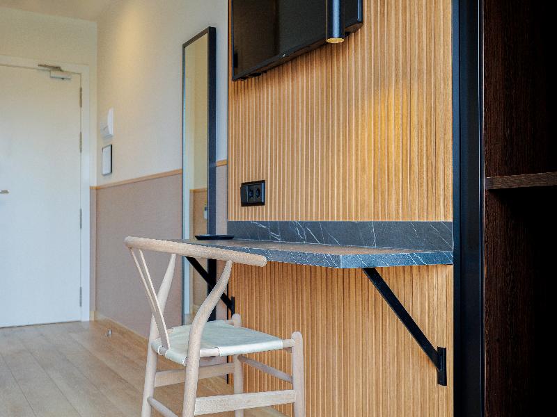 Acta Madfor Hotel image