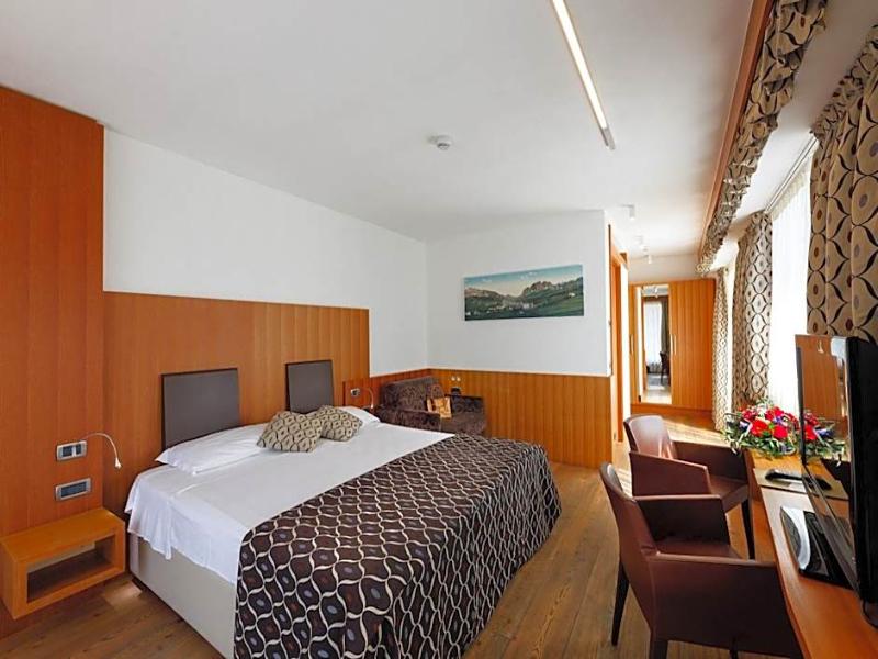 Hotel Alaska image