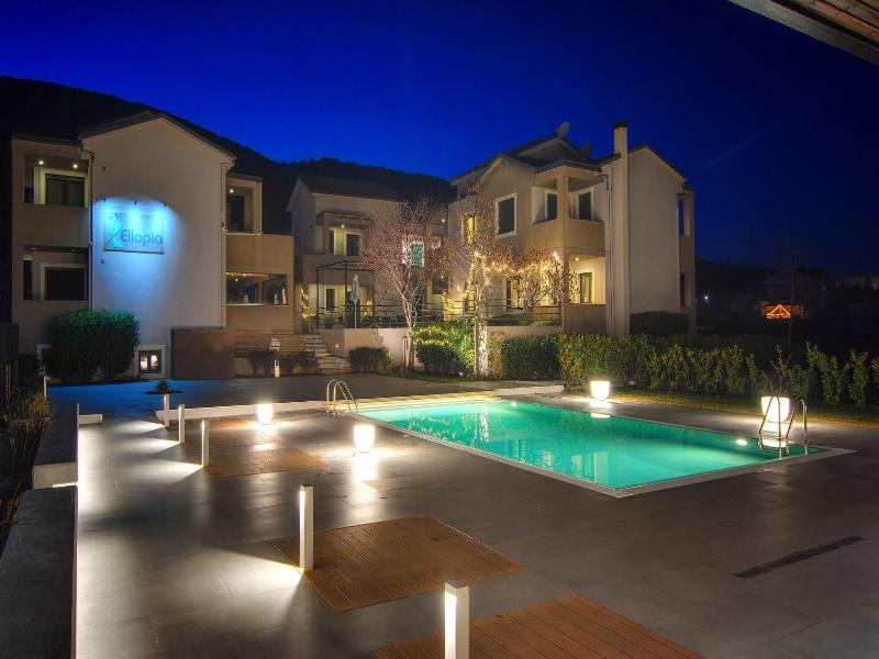 Ellopia Point Suites