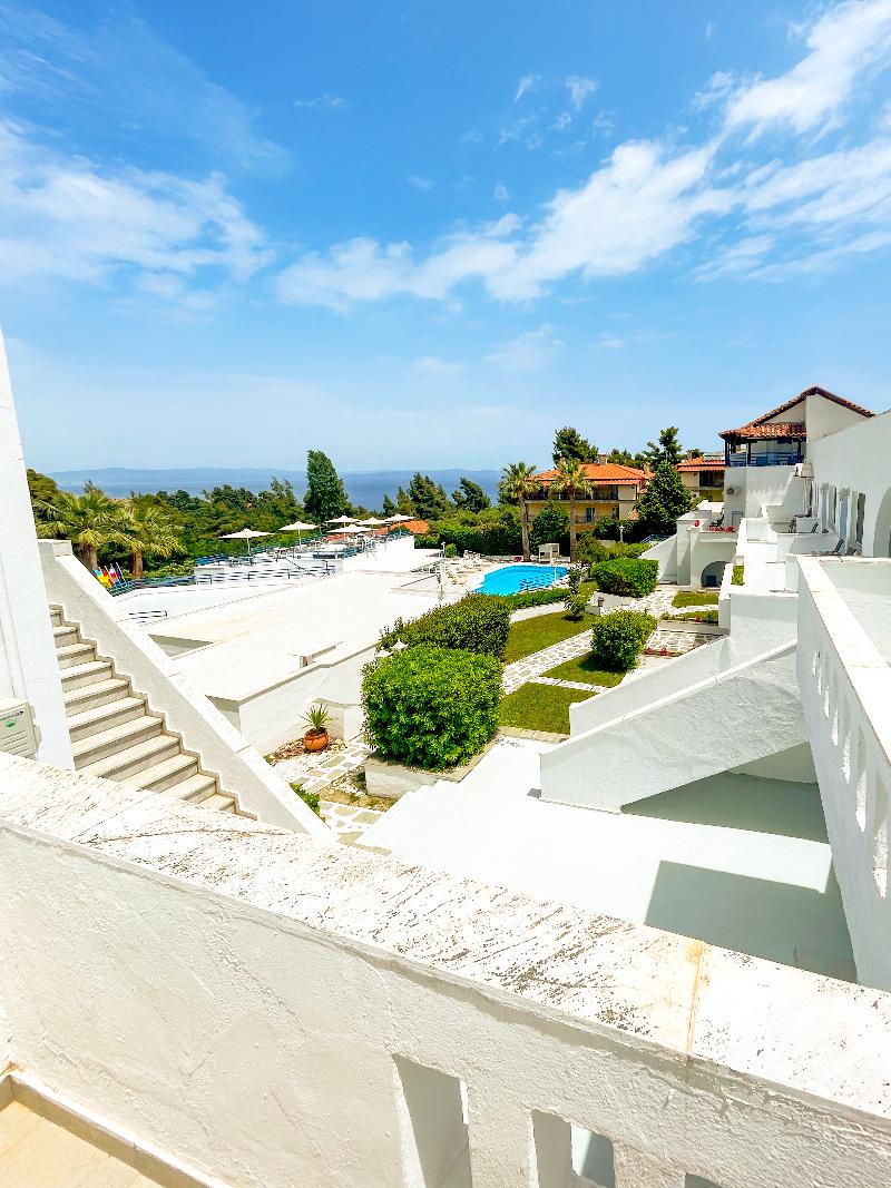 Theo Bungalows gallery photo 20