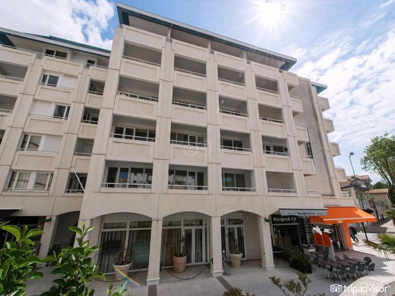 Appart-Hôtel Le Trianon image