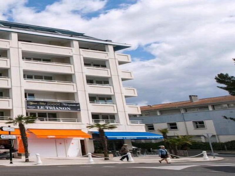 Appart-Hôtel Le Trianon image