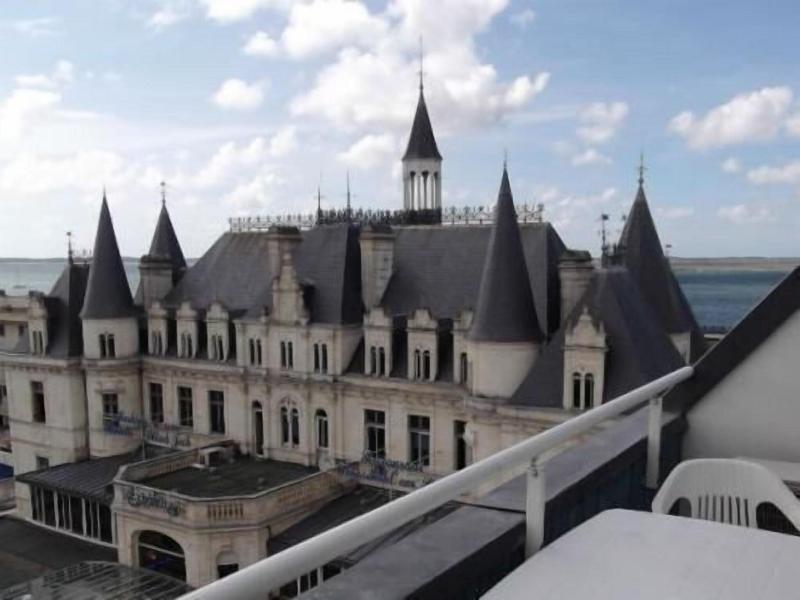 Appart-Hôtel Le Trianon image