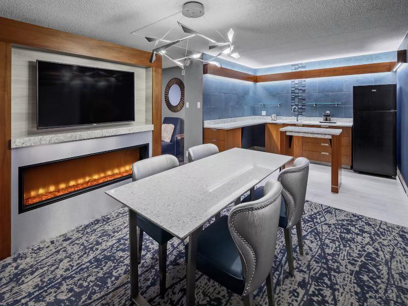 DoubleTree by Hilton Hotel Denver image