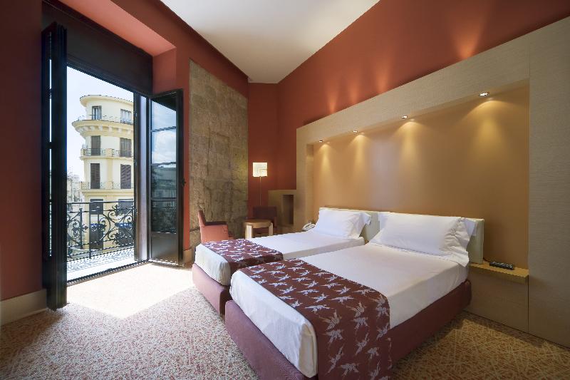 Una Napoli Hotel