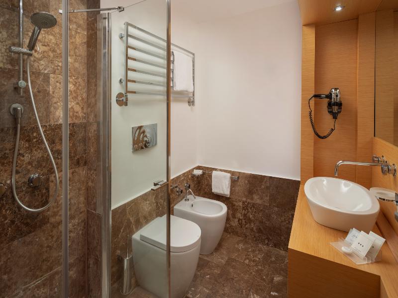 UNA HOTELS Napoli image