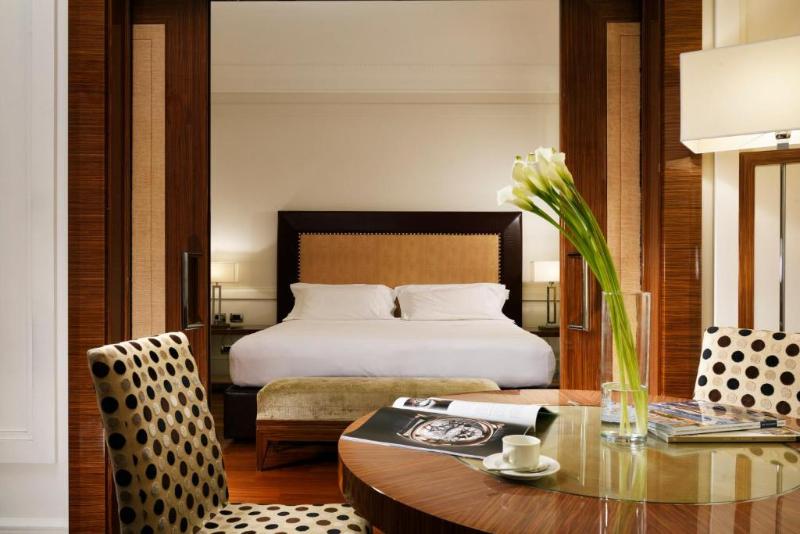 UNA HOTELS Decò Roma image