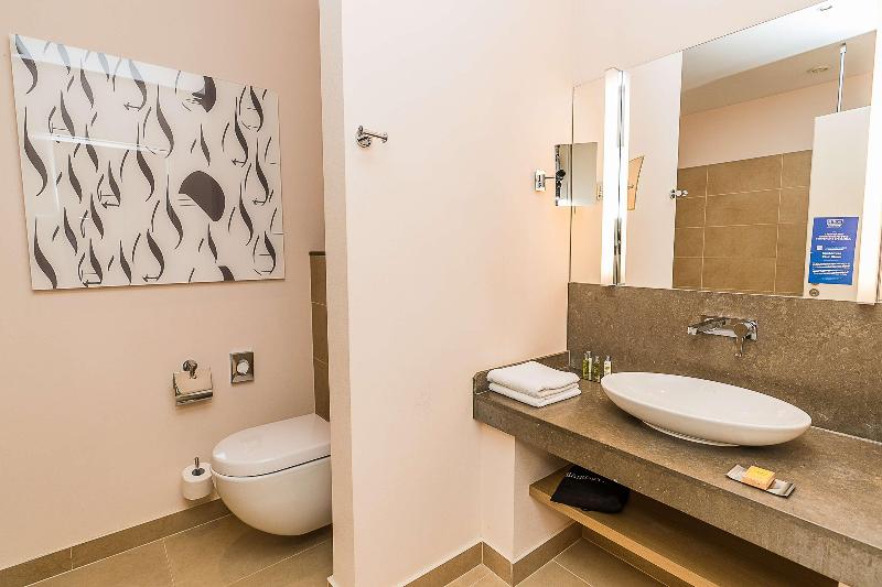 Doubletree By Hilton Oradea image