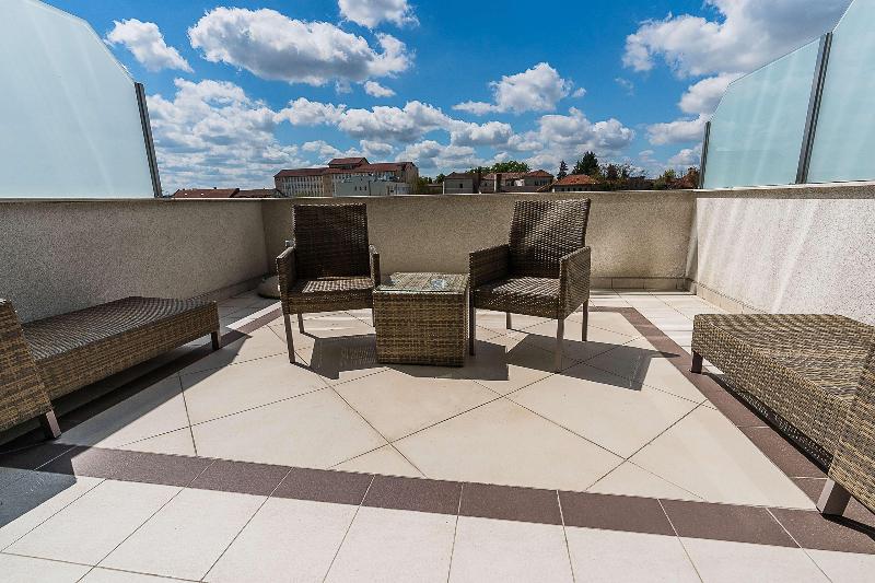 Doubletree By Hilton Oradea image