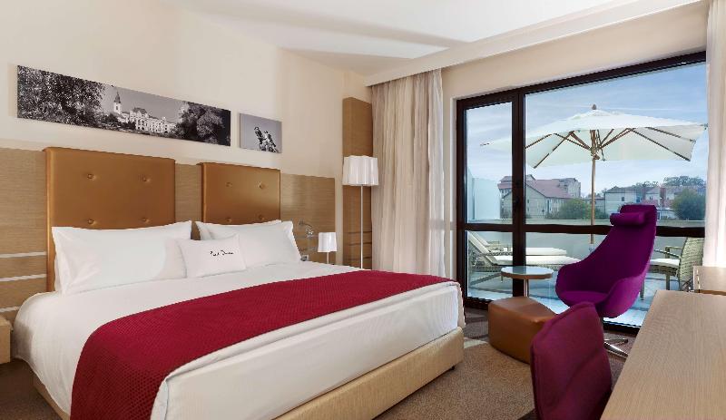 Doubletree By Hilton Oradea image