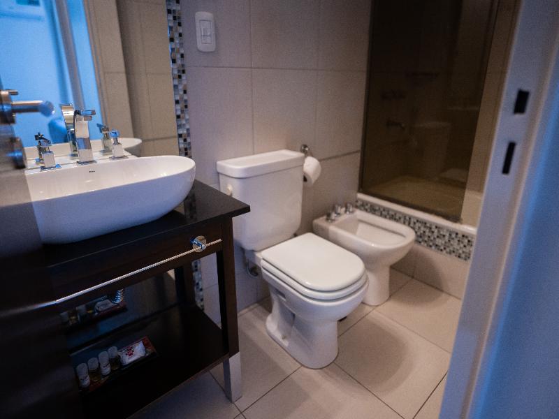 Kube Apartments Express image