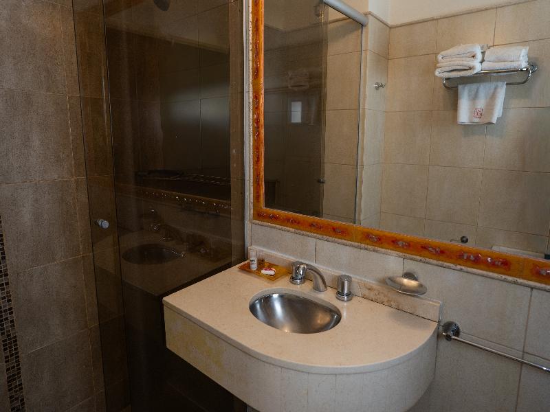 Kube Apartments Express image
